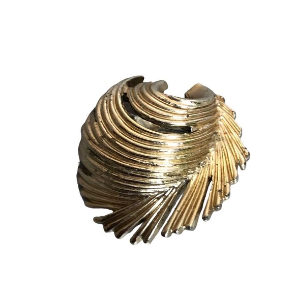 Lisner Vintage Gold Tone Earrings Clip On Swirled Feather Costume Jewelry MCM - Picture 6 of 11